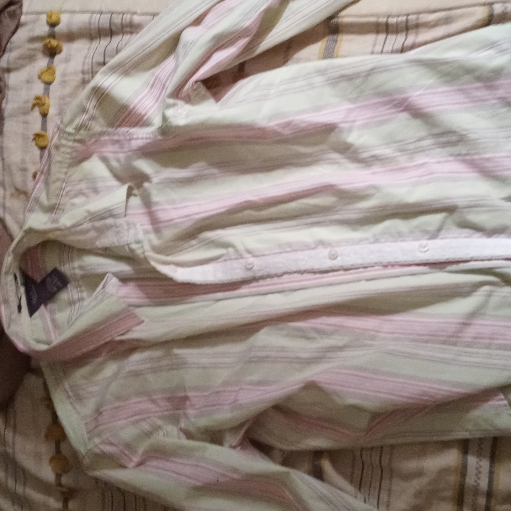 L button down top made by VANHEUSEN